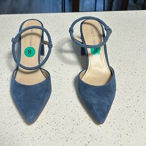 Size 8.  Worn once